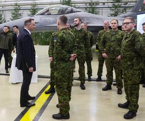 Andrzej Duda w Bazie Lotniczej w Amari