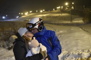 Gorące pocałunki Kurskich na śniegu