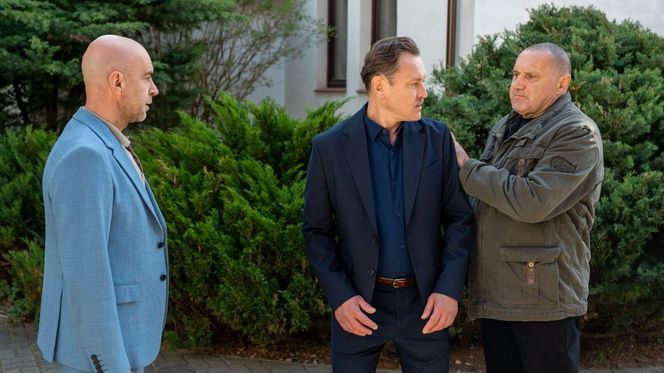 Barwy szczęścia odc. 3238. Robert Stefaniak (Paweł Ławrynowicz), Bazylow (Andrzej Szeremeta)