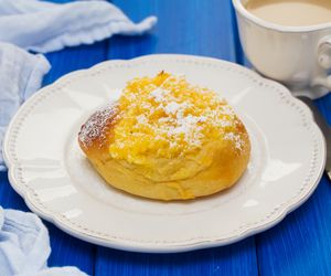 Pao de Deus: portugalska drożdżówka z kokosem 