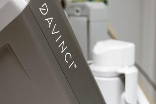 Robot DaVinci w Szpitalu Uniwersyteckim w Krakowie. Nie operuje za chirurga