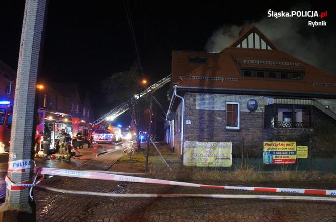 POŻAR w Czerwionce-Leszczynach! Dziewięć rodzin straciło dach nad głową!