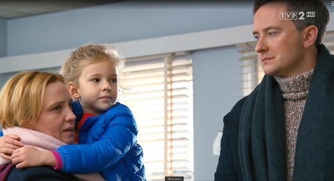 Barwy szczęścia, odc. 2242: Sabina (Barbara Kurzaj), Maja (Pola Żak), Władek (Przemysław Stippa)