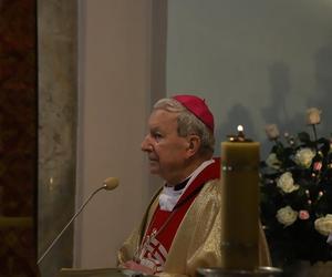 Bp Jan Zając podczas odpustu Emaus: Zmartwychwstały Jezus zwyciężył dla nas śmierć, piekło i szatana