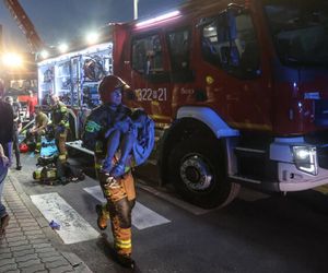 Strażacy mówią o wielkiej tragedii! 14-latka nie żyje, 8 osób, w tym dzieci, zabrały karetki. Kulisy pożaru w Rzeszowie