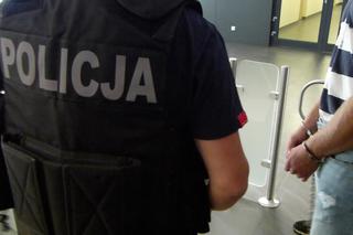 Policjanci z Torunia zatrzymali recydywistę. Okradał jubilerów i posiadał narkotyki [FOTO,WIDEO]