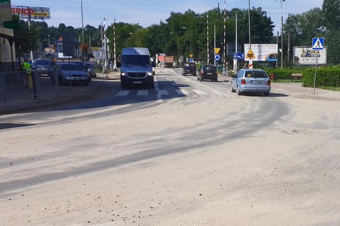 Szykuje się drogowy paraliż. PKP PLK zamyka przejazd kolejowy w Starachowicach Zachodnich