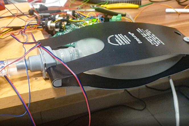 Naukowcy z Bydgoszczy stworzyli prototyp prostego respiratora 