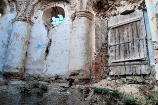 Baszta w Nowych Kicharach (gm. Dwikozy) przed remontem