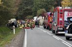 Tragedia pod Warszawą. Auto zderzyło się czołowo z tirem. Nie żyją dwie osoby, jedna jest ciężko ranna