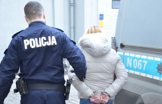 Kryminalni z Wrzeszcza zatrzymali 27-latkę z Gdańska i 30-letniego mężczyznę, którzy napadli na 44-letnią kobietę