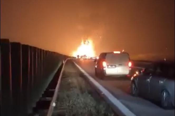 Potężny pożar ciężarówki na A4 pod Legnicą