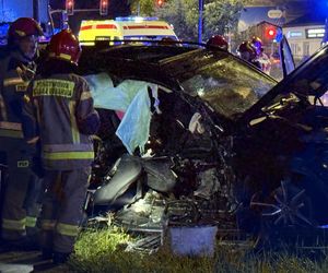  Tragedia na Modlińskiej. Dwie osobówki roztrzaskane. Są ofiary śmiertelne