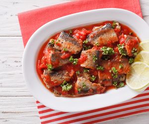 Mintaj w pomidorach i tymianku - aromatyczne i pożywne danie rybne