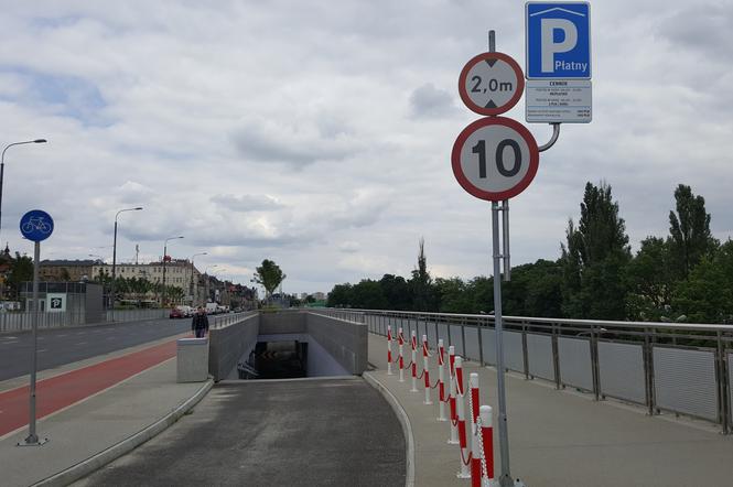 Parking pod rondem Kaponiera otwarty!