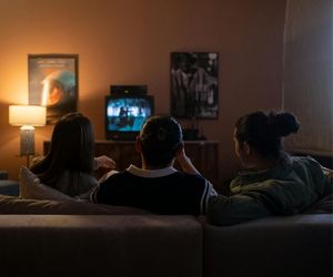 Tych seriali nie zobaczysz na Netflixie! Ta darmowa udostępnia pięć wspaniałych tytułów