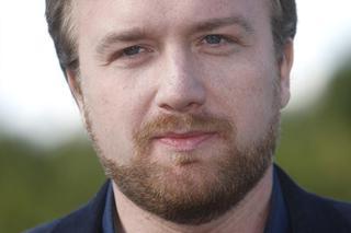 Polacy pokochali go za rolę księdza w Ranczo. Bartek Kasprzykowski przeszedł nie lada metamorfozę!