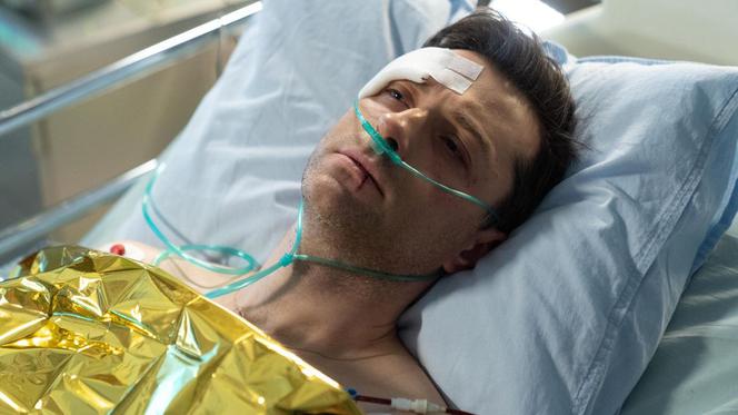 Na dobre i na złe odc. 741 - opis, streszczenie: Artur prosi Marcina, by zostawił Julkę! 