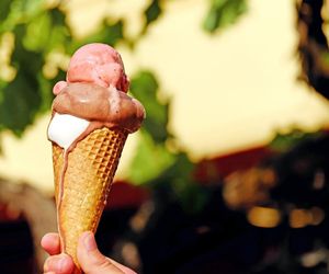 Lody na wakacjach. Jakie wybierać, a jakie omijać. Nie dajcie się oszukać!