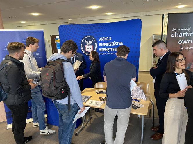 Targi Pracy na UWM 2025. Ogromne zainteresowanie wydarzeniem. Zobacz zdjęcia!