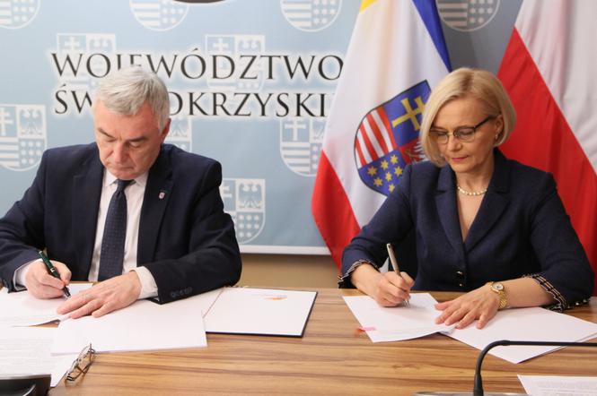 Podpisanie umów Urząd Marszałkowski w Kielcach