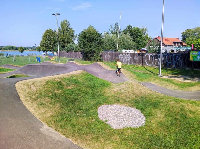 Siedlecki tor rowerowy pumptrack jest już otwarty i można z niego bezpiecznie korzystać