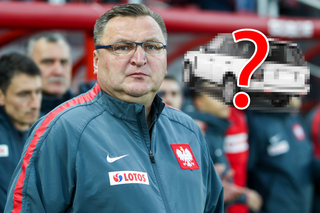 Jakim autem jeździ Czesław Michniewicz? W garażu selekcjonera parkuje drogi SUV!
