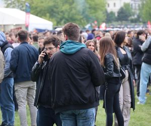 Tłum studentów bawił się pierwszego dnia Juwenaliów Politechniki Lubelskiej 2025