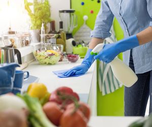 Te popularne środki czystości mogą być „cichym trucicielem”. Badania z 2025 roku nie pozostawiają złudzeń