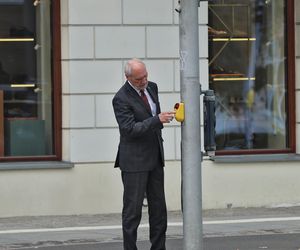 Chodzi bo nie może jeździć