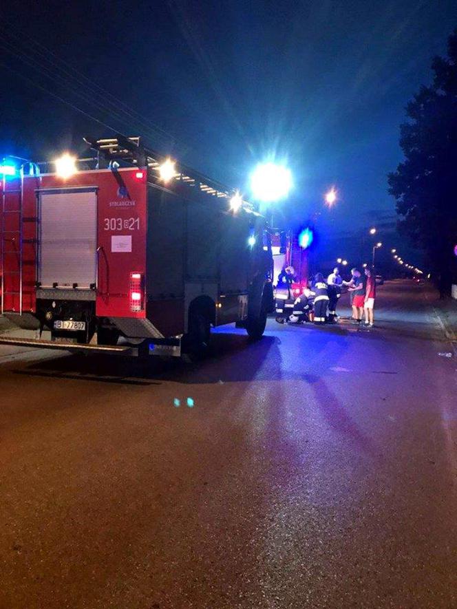 Wypadek w Dobrzyniewie Dużym (woj. podlaskie). 18-latek zajechał drogę motocykliście. Mężczyzna nie żyje.