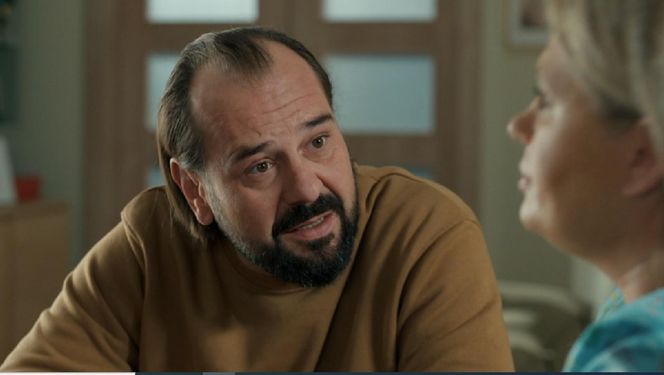 Barwy szczęścia, odcinek 3132. Borys (Jakub Wieczorek), Aldona (Elżbieta Romanowska)