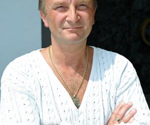 Widzowie pokochali go za rolę posterunkowego Staśka w Ranczu. Dziś żyje z dala od blasku fleszy