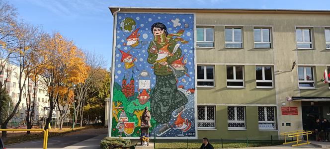 Maria Konopnicka na łyżwach. Nowy mural powstał w Białymstoku [AUDIO]