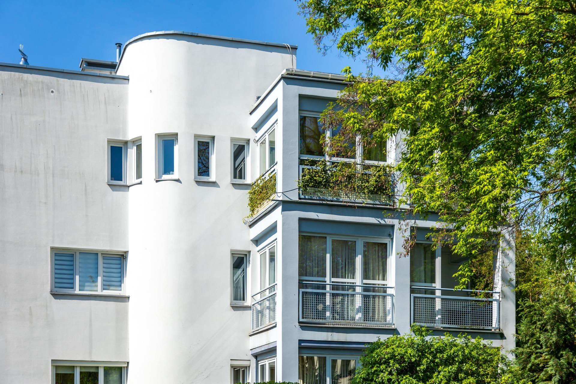 Osiedle przy Hozjusza w Warszawie z lat 90. Projekt: JEMS