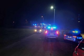 Wagen. Potrącił dwie kobiety na poboczu i uciekł. Wypadek pod Wołominem [ZDJĘCIA].