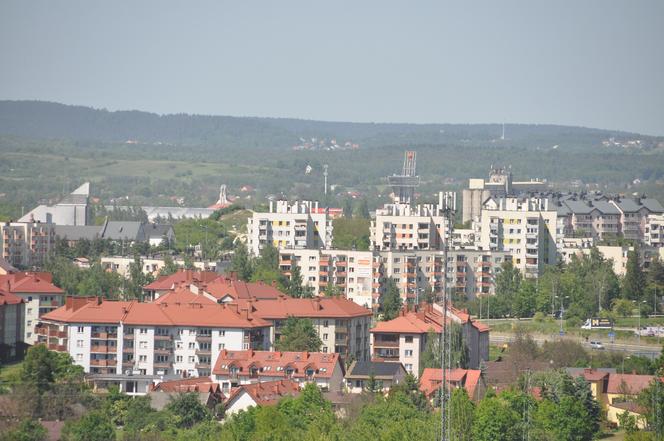 Panorama Kielc z wieży klasztornej na Karczówce