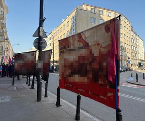 Dziennikarka „Super Expressu” oblana farbą i wyrzucona z pikiety antyaborcjonistów. „Wynocha z mojego zgromadzenia!”