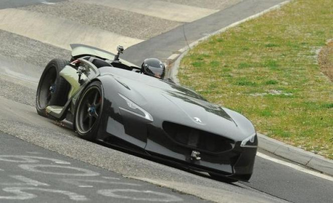 Peugeot EX1, to auto całkowicie elektryczne auto koncepcyjne. Po premierze na Paris Motor Show 2010 przyszedł czas na próbę na torze. 