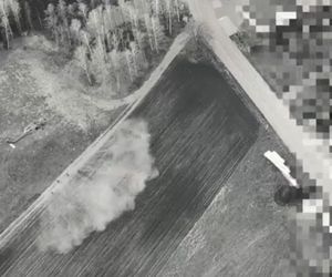 Starnowali bramę samochodem pancernym, obok lądował śmigłowiec z antyterrorystami. Spektakularna akcja policji na Mazowszu