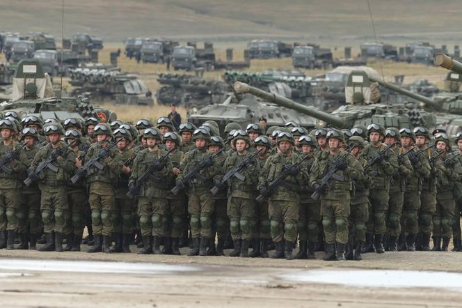 Rosyjska armia na froncie. Ponad 700 tys. żołnierzy walczy w Ukrainie, ale straty są ogromne