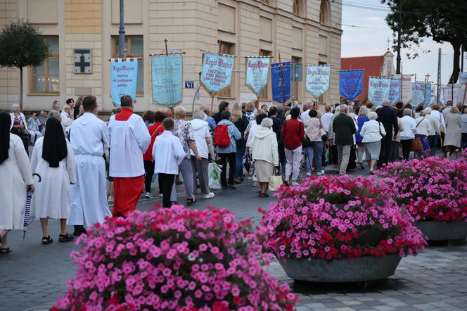 75 lat temu obraz Matki Boskiej w Lublinie zapłakał. Wierni uczcili rocznicę „Cudu lubelskiego” procesją różańcową