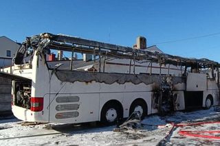  Konstantynów Łódzki. Pożar dwóch autokarów doprowadził do kłębów dymu nad miastem [ZDJĘCIA]