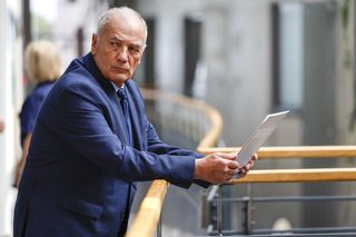 Karol Strasburger padł ofiarą oszustwa w sieci. Stracił 30 tysięcy!