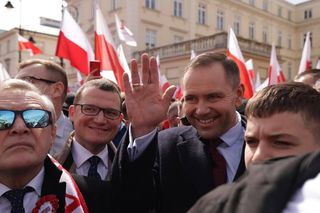 Marsz 1000-lecia Królestwa Polskiego w Warszawie. Przemowa Nawrockiego [ZDJĘCIA]