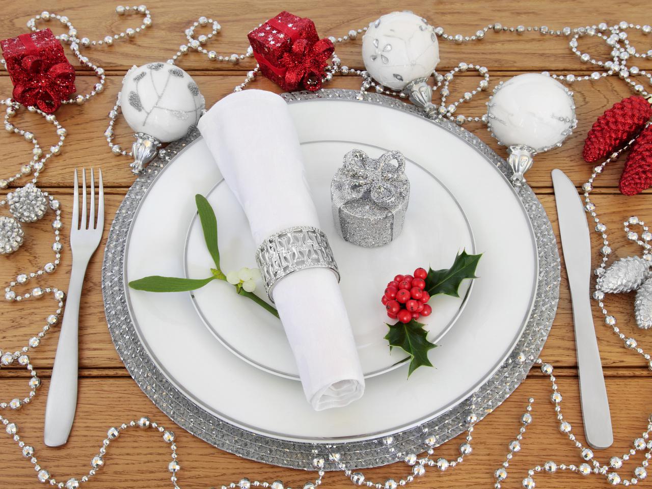 Jak układać sztućce na stole? [zasady]