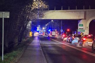 Wypadek na DK78 w Radlinie. Samochody zderzyły się czołowo. Droga jest zablokowana ZDJĘCIA