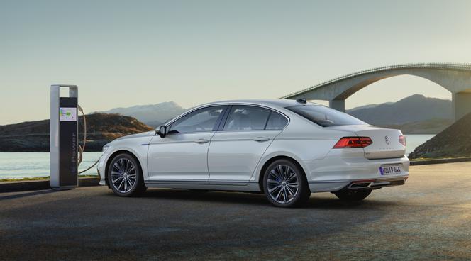 2019 Volkswagen Passat GTE