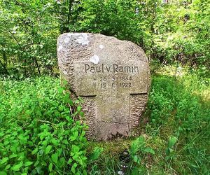 Leśny cmentarz rodu von Ramin