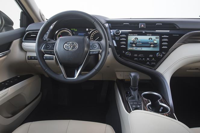 Toyota Camry 2.5 Hybrid Dynamic Force 218 KM e-CVT Executive